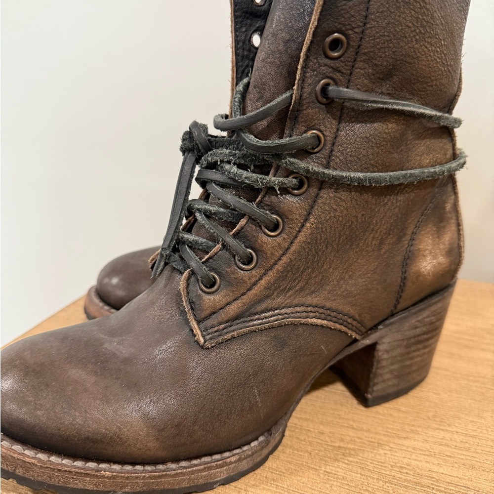 Almost New Freebird Women’s  Cavalier Brown Leather Lace-Up Ankle Boots Size 8